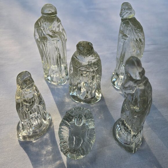 Small Glass Manger Creche Scene Vintage 6 pieces - Picture 2 of 5